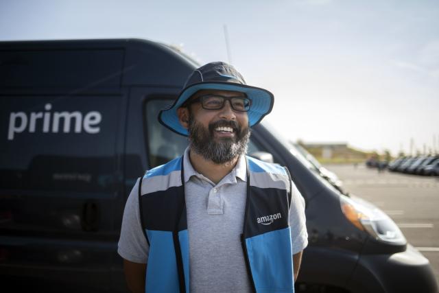 Inside  (AMZN) Flagship Fulfillment Center Where Machines Run the  Show - Bloomberg