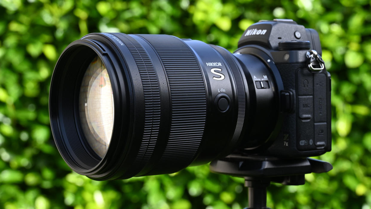  Nikon Z 135mm f/1.8 S Plena. 