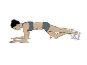 <p><strong>1/ </strong>Hold plank position on your elbows and engage your core.</p><p><strong>2/ </strong>Keep your torso absolutely still, drop one knee to tap the floor, then alternate knees. Keep that focus.</p>