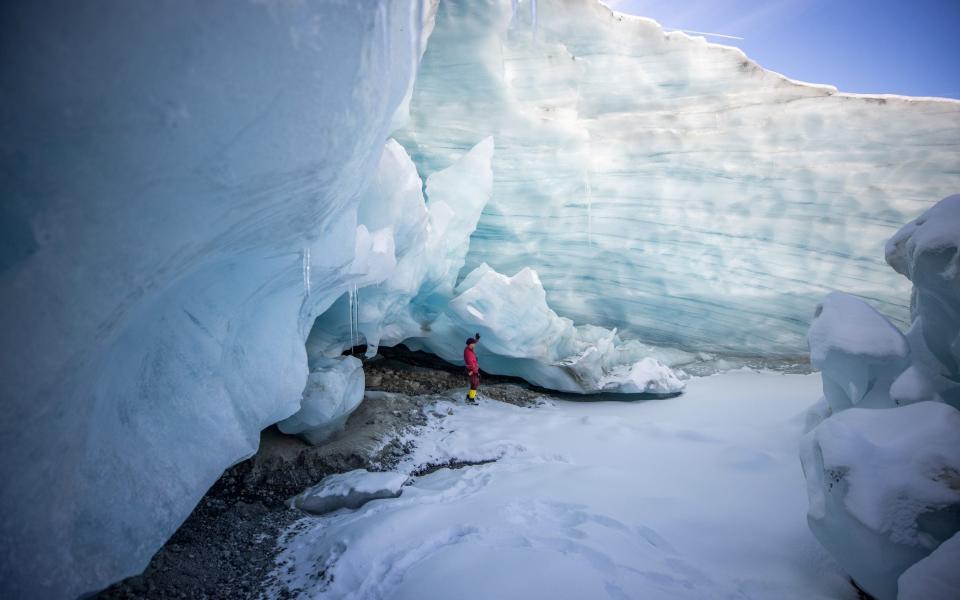 Alien world under Austria's doomed glaciers tells tale of their collapse - LISI NIESNER/REUTERS