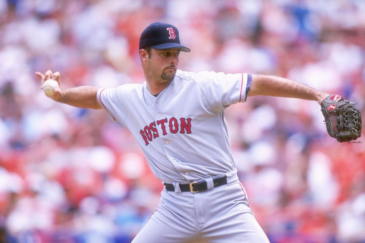 Jason Varitek's wife blasts Curt Schilling for Tim Wakefield