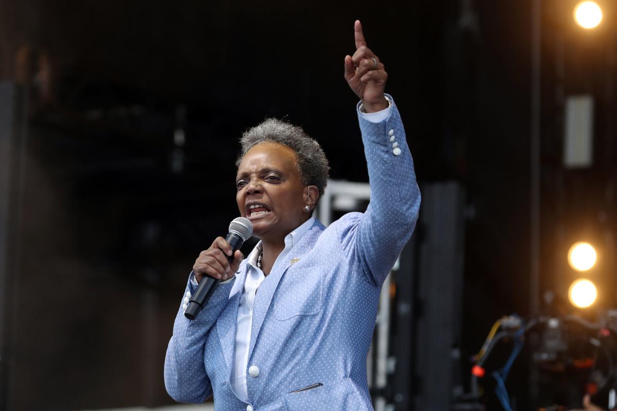 Lightfoot announces deal to keep Lollapalooza in Chicago through