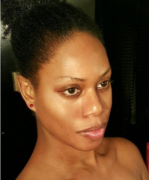 “#AuNaturale #NoMakeup #NoFilter #NoWeave #washfacenobase #TransIsBeautiful” was the caption Cox left on her Instagram post.