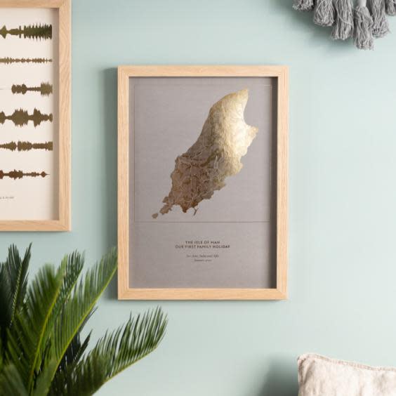 Mark the milestones with a customisable piece of artwork (Yve Print )