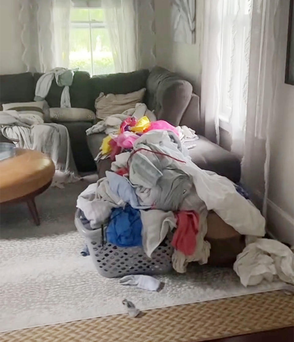 Lindsay Donnelly went on a two-day cleaning strike to prove a point to her husband. (@lindsaydonnelly via TikTok)