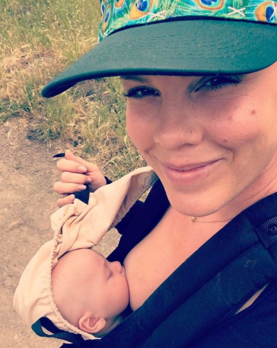 Experts urge mums to take everything they see on Instagram – like celebs effortlessly feeding their babies – with a grain of salt. Photo: Instagram/pink