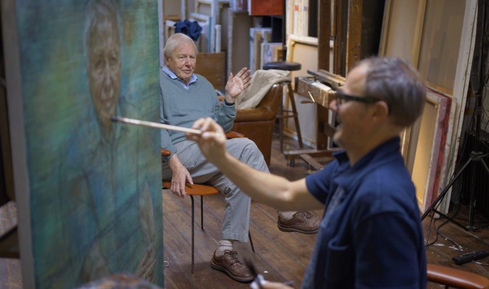 A photo of Jonathan Yeo painting Sir David Attenborough