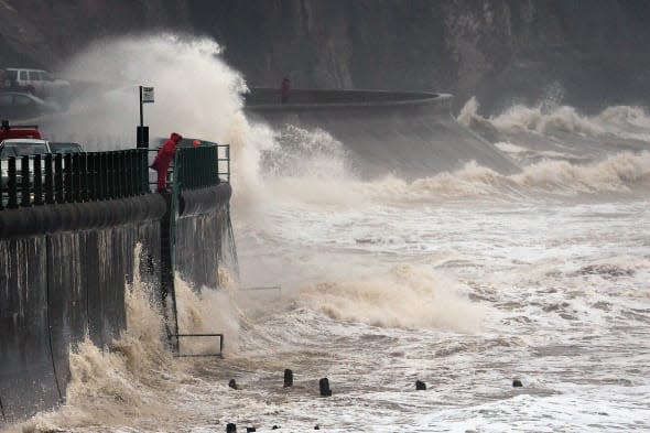 hurricane gonzalo to hit UK bringing gale force winds and travel disruption