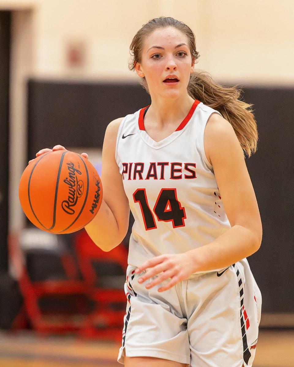 Audrey Wardlow scored 24 points for Pinckney in a 55-50 victory over Ypsilanti Lincoln.
