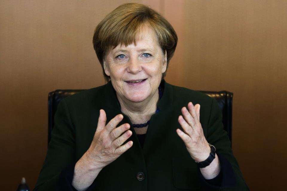 <p>Vier Monate vor der Bundestagswahl gilt Bundeskanzlerin Angela Merkel (CDU) erstmals seit zwei Jahren wieder als beliebteste Politikerin Deutschlands. </p>