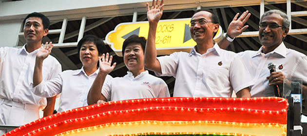 Minister Lim Hwee Hua is the latest to announce her decision to quit politics. The Aljunied team went on a Thank You parade on Tuesday. (Yahoo! photo/Liyana Low)