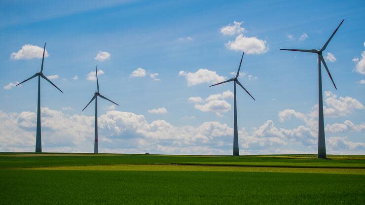 Die großen Energiekonzerne setzen allmählich auf umweltfreundliche Stromerzeugung. Foto: dpa