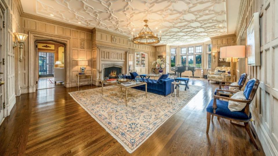 A New Caanan, Connecticut estate just hit the market for .9 million. - Credit: Global Extreme LLC