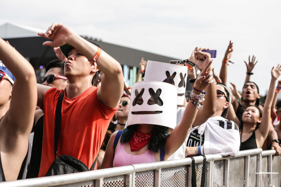 Festivalgoers partying to Marshmello. (Photo: Yahoo Singapore)