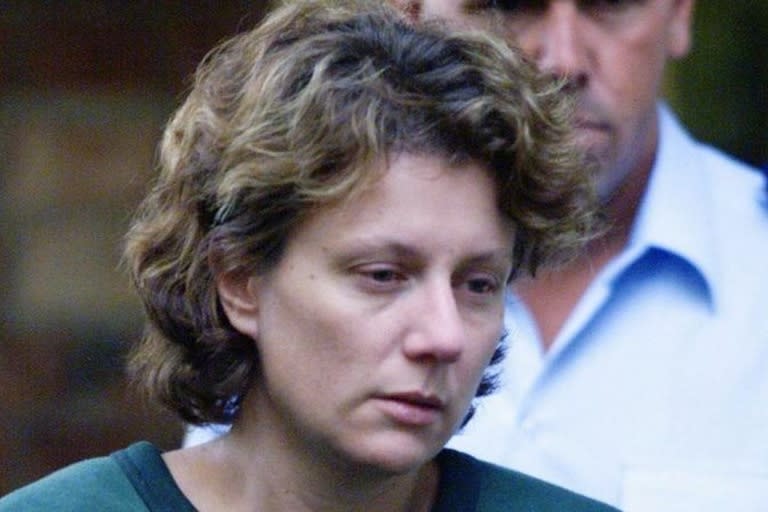 Kathleen Folbigg, fotografiada tras una audiencia judicial en 2004