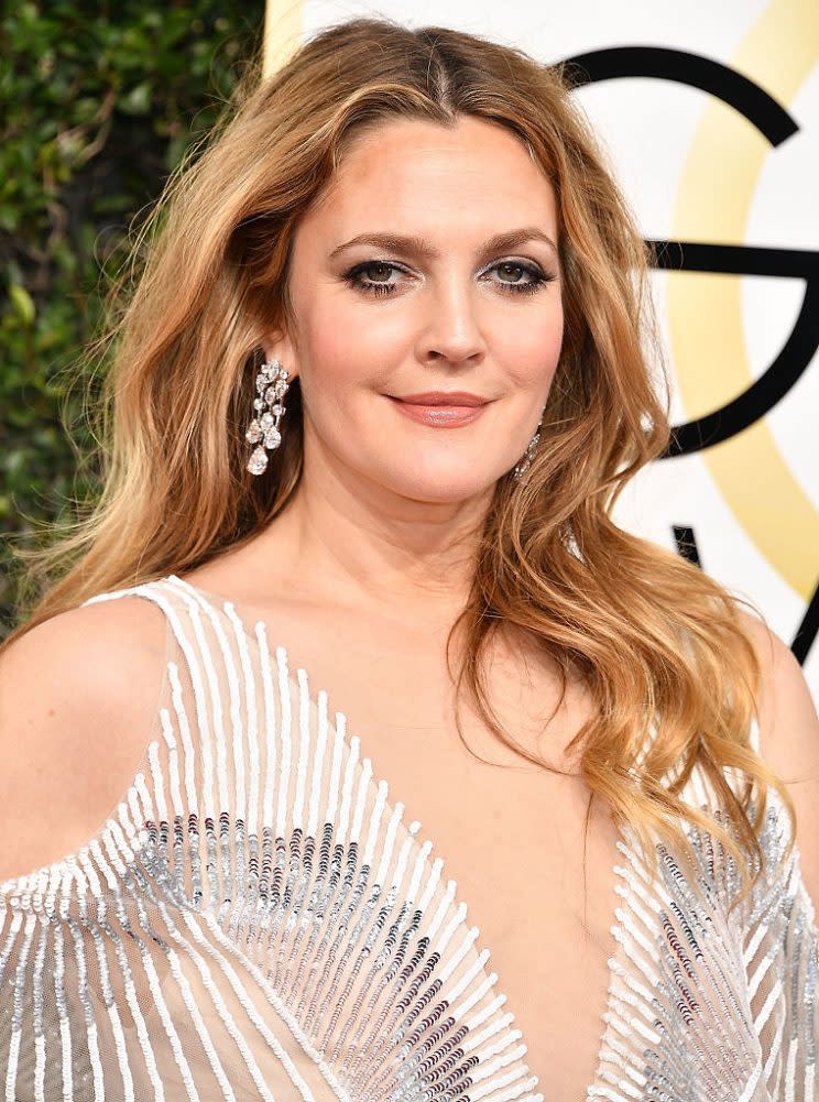 Drew Barrymore glammed up at the Golden Globes. (Photo: Getty Images)