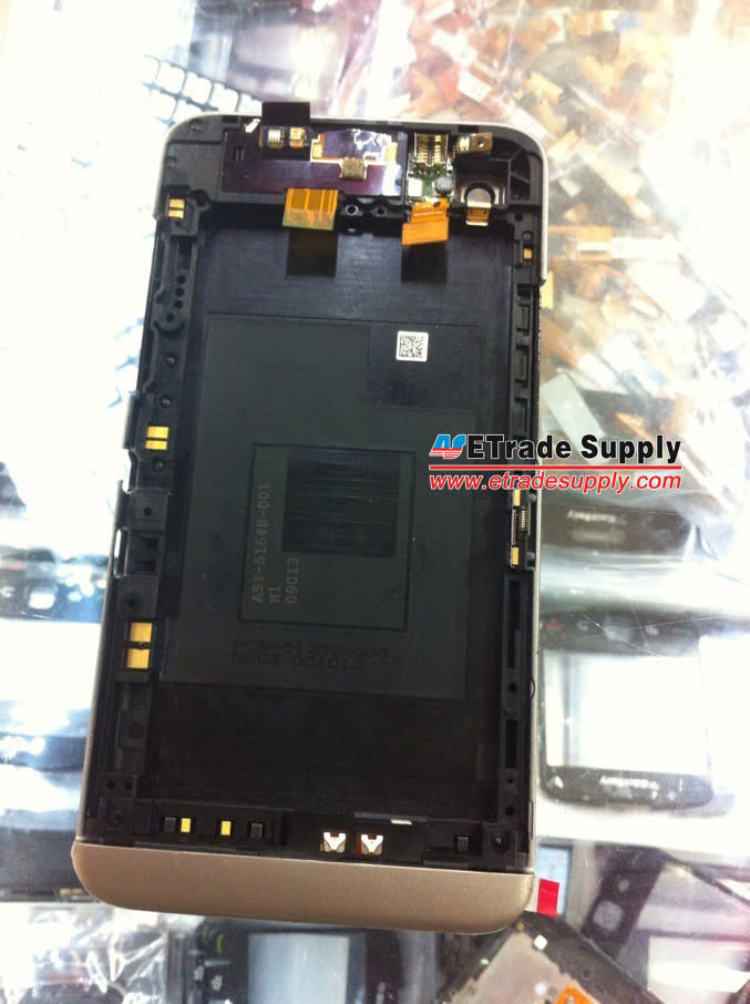 BlackBerry-A10-Middle-Plate-1