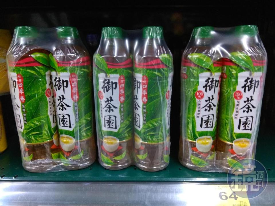 邵瑋霖喜歡喝茶，因而推出全台第一罐無糖日式綠茶「御茶園」。