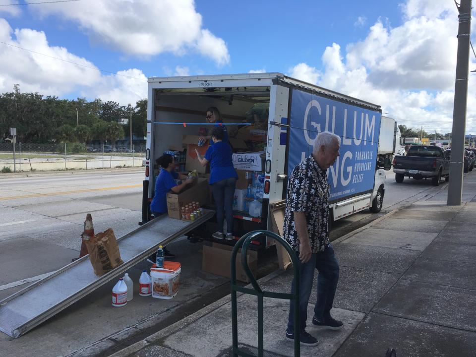 Volunteers for Andrew Gillum&rsquo;s gubernatorial campaign fill a truck with relief supplies in Orlando earlier this month. The truck delivered the canned goods, bottled water and various sundries to those hit by Hurricane Michael in the Florida Panhandle. (Photo: S.V. Date/HuffPost)