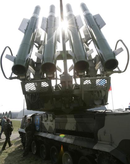 Un SA-11 Buk, el lanzamisiles de rango medio, con un alcance superior a los 20 kilómetros. REUTERS/Alexander Natruskin/Files 