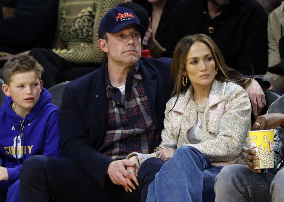 ben affleck and jennifer lopez at the los angeles lakers game