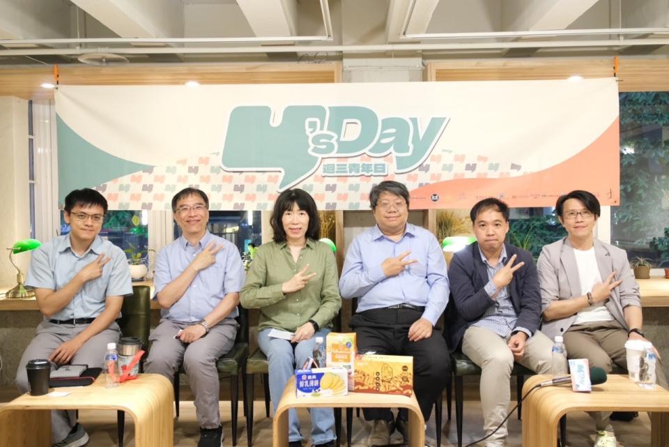 Y’s Day「週三青年日」，12日以「題在憲法，我就點到這！國會擴權下的府院會僵局如何解？」為題與青年朋友座談。圖左起:陳方隅 陳俐甫 江雅綺 賴中強  范耕維  董思齊。(台灣智庫提供)