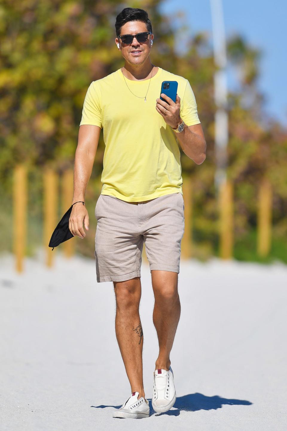 <p><em>Million Dollar Listing</em>'s Fredrik Eklund talks on his phone during a stroll in Miami over the weekend.</p>