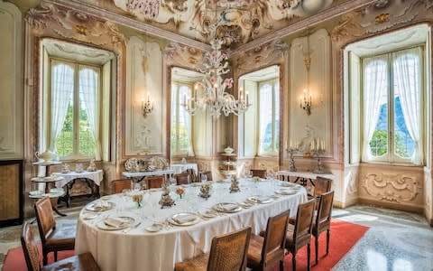 Villa Sola Cabiati dining room