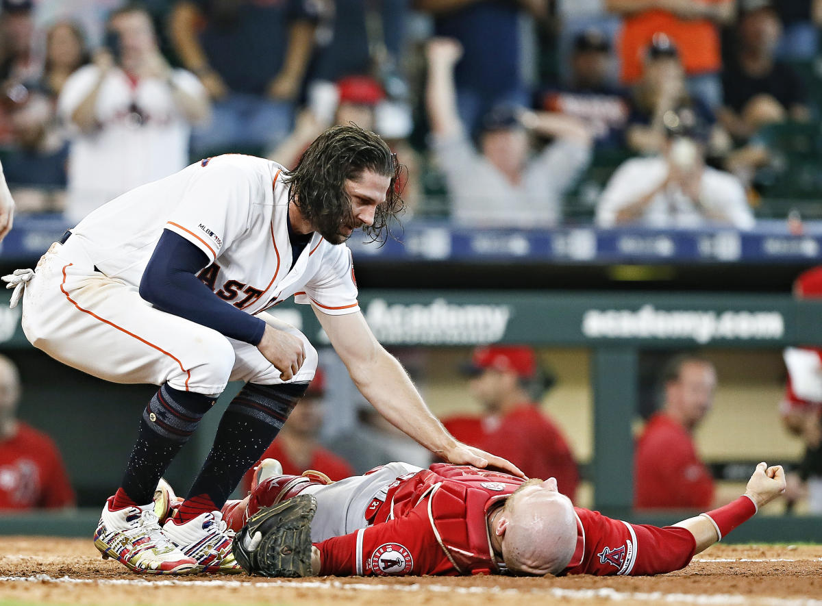 Jonathan Lucroy hospitalized after collision with Jake Marisnick