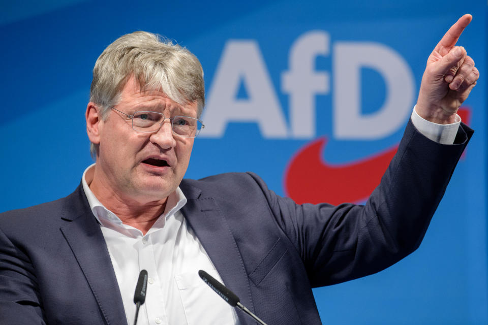 Jörg Meuthen, Bundesvorstandssprecher der AfD und Spitzenkandidat der AfD für die Europawahl, spricht beim politischen Aschermittwoch der AfD. (Bild: Matthias Balk/dpa)