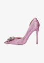 <p>90€</p><br><a href="https://www.zalando.fr/carvela-chaussures-de-mariee-pink-c6111b03f-j11.html?size=36&allophones=0&wmc=SEM330_NB_GO._7455046171_205187277_11471707197.&opc=2211&mpp=google" rel="nofollow noopener" target="_blank" data-ylk="slk:v1||pla-297612067635||9056144||g|c||56861993277||pla|C6111B03F-J110003000|297612067635|1|&gclsrc=aw.ds&gad_source=1&gclid=CjwKCAiA9dGqBhAqEiwAmRpTC5OnB2vlIqE9Y27Mq_a-yeMez1WoD7xo_uKerlc70Dj1XcThHO3OMRoCnhcQAvD_BwE|;elm:context_link;itc:0;sec:content-canvas" class="link ">v1||pla-297612067635||9056144||g|c||56861993277||pla|C6111B03F-J110003000|297612067635|1|&gclsrc=aw.ds&gad_source=1&gclid=CjwKCAiA9dGqBhAqEiwAmRpTC5OnB2vlIqE9Y27Mq_a-yeMez1WoD7xo_uKerlc70Dj1XcThHO3OMRoCnhcQAvD_BwE|</a>