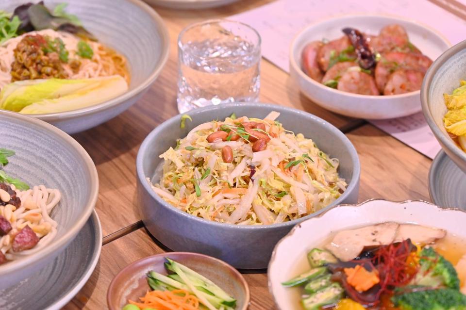 台中｜麵廊川味牛肉麵/川菜餐廳