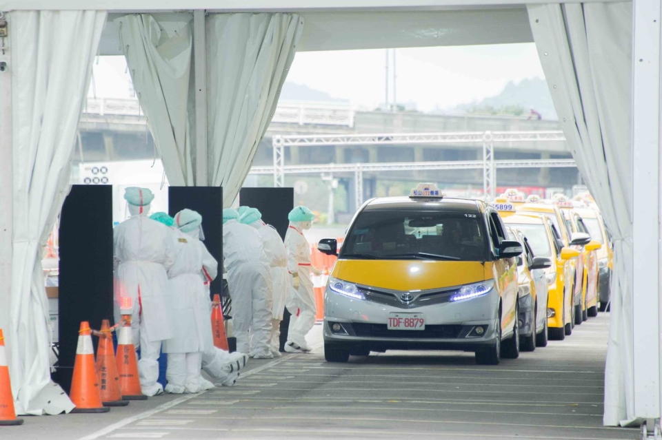 圖／「車來速」篩檢站流程、北中南據點懶人包！