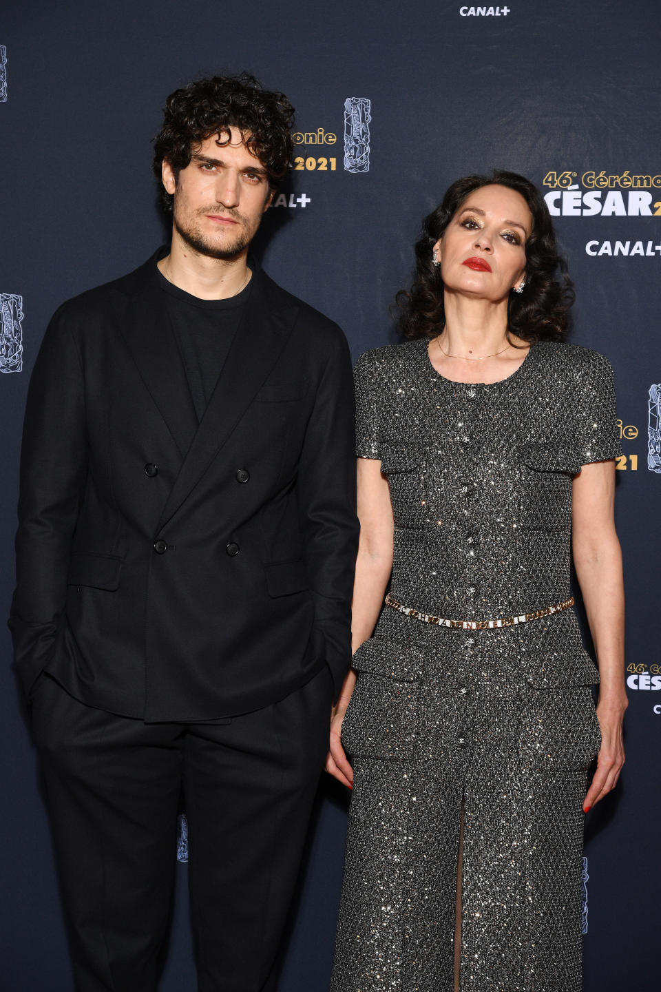 <p>Louis Garrel était très élégant en total look noir, au côté de Jeanne Balibar. (Photo by Pascal Le Segretain/Getty Images)</p> 