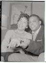 <p>New York Giants outfielder Willie Mays shows the press the wedding ring of his blushing bride, Margherite Wendell Chapman. The couple got married in 1956 and welcomed one son together, but sadly divorced in 1961.</p>