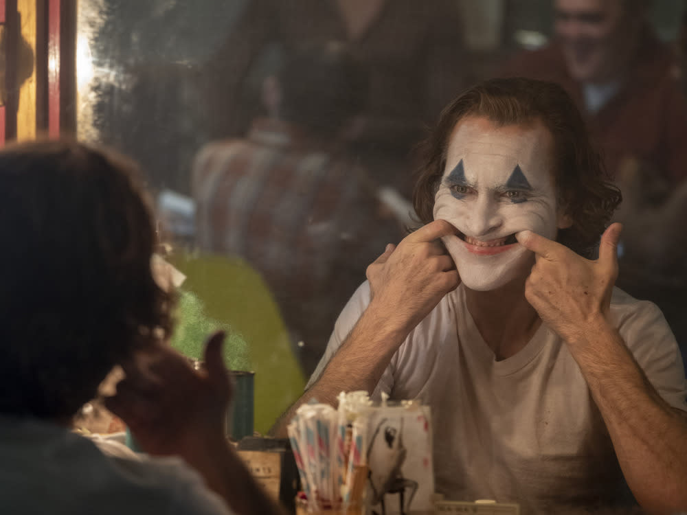 Joaquin Phoenix als Joker: Kommt er oder kommt er nicht zurück? (Bild: Warner Bros.)