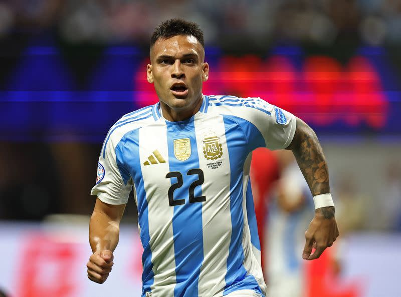 Lautaro Martínez celebra el gol que anotó en el triunfo de Argentina sobre Canadá en la Copa América