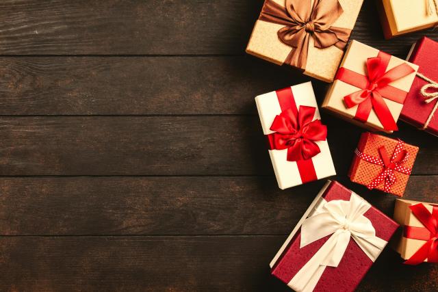 How to wrap a present: 6 tips to use this holiday season - Curbed