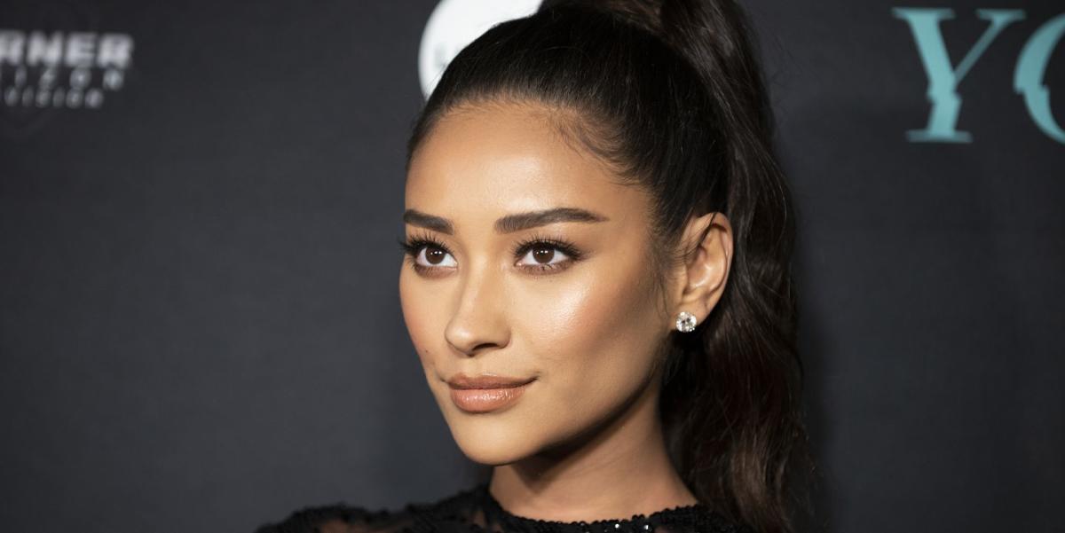 Shay Mitchell Announces Pregnancy With A Stunning Nude Photo Shoot 0327