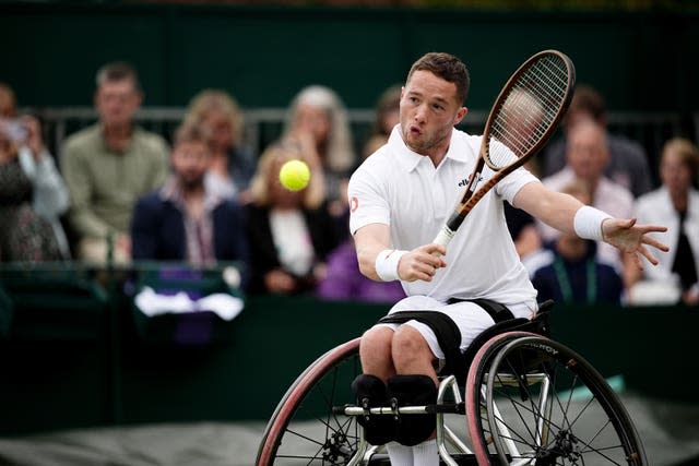 Alfie Hewett hits a backhand