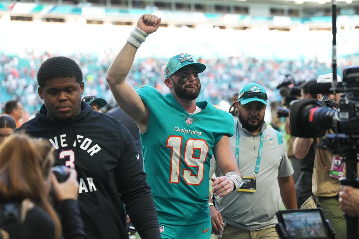 Tagovailoa out, rookie Thompson to start for Dolphins vs. Jets