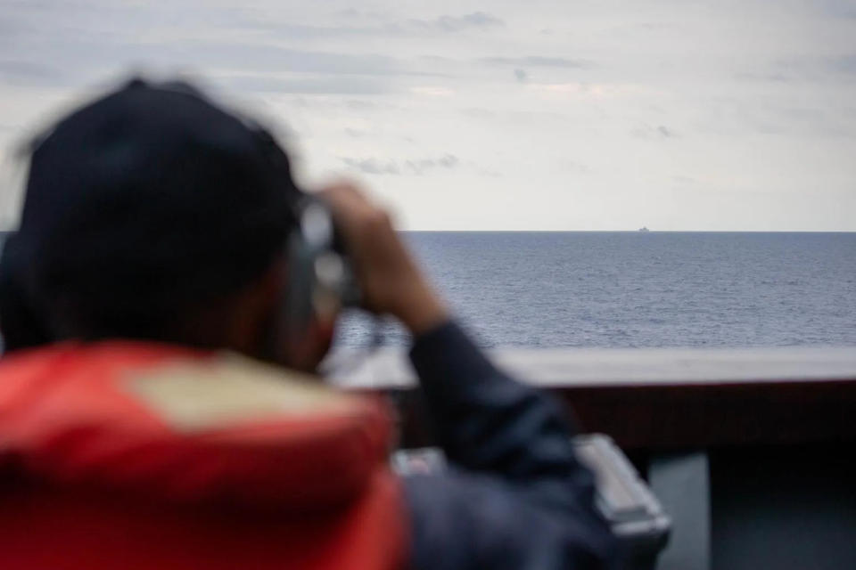 海軍馬公艦監控共軍西安艦。(圖/國防部提供)