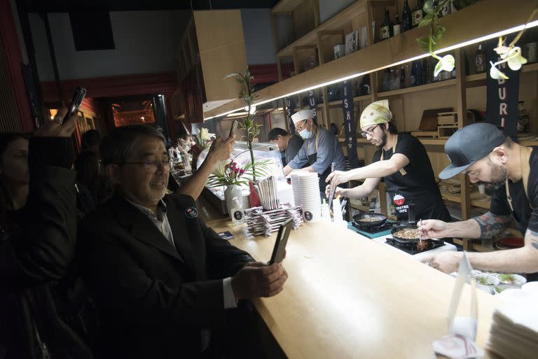 Más allá del sushi, los cocineros insisten en que hay que animarse a probar otros platos de la gastronomía japonesa