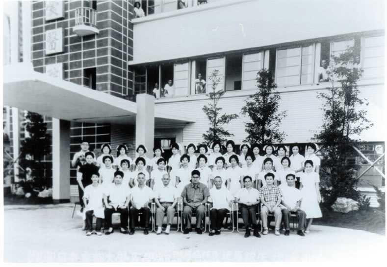 民國51年，日本京都大學醫學院教授拜訪羅東博愛醫院，雙方並洽談建教合作專案。（圖／羅東博愛醫院）