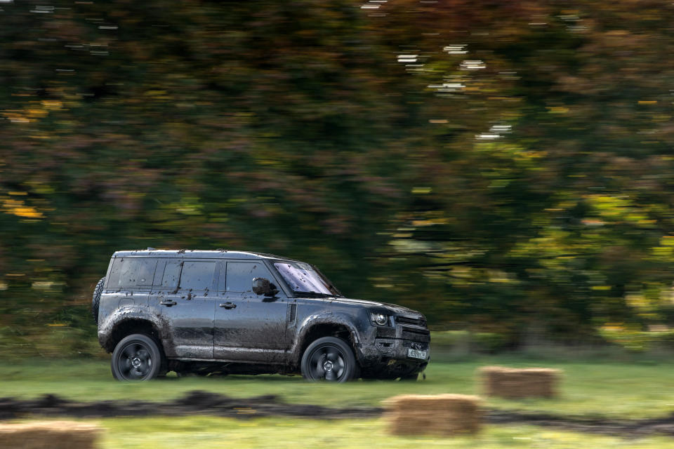 Land Rover Defender James Bond