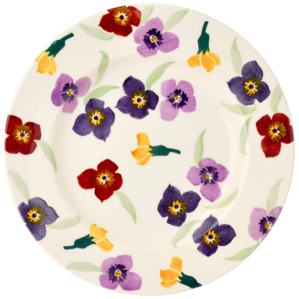 <p>How perfect is this pretty plate? Excuse for cake anyone? <i><a href="http://www.emmabridgewater.co.uk/invt/1wal010063" rel="nofollow noopener" target="_blank" data-ylk="slk:[Emma Bridgewater, £17.95];elm:context_link;itc:0;sec:content-canvas" class="link ">[Emma Bridgewater, £17.95]</a></i></p>