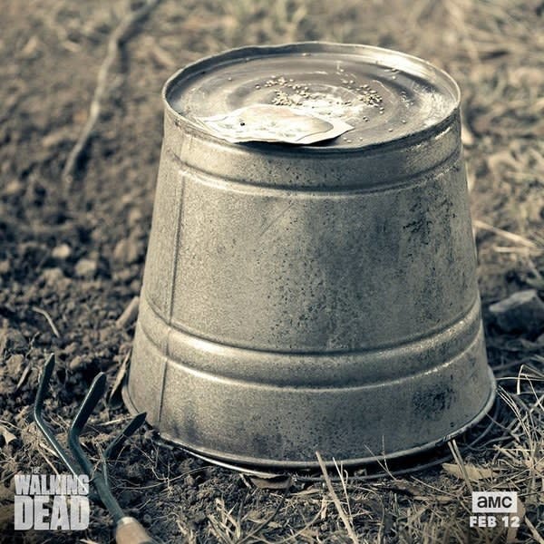 walking-dead-7B bucket