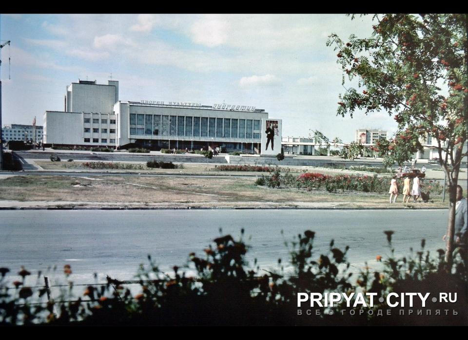 Photo from the Slavutych City Museum of the construction of Pripyat's first neighborhoods from 1984-85.
