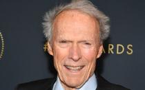 Clint Eastwood ist nicht nur Western-, Revolver- und Kriegsfilm-Haudegen, sondern auch als Regisseur und Produzent erfolgreich. Der 92-Jährige steht immer noch vor und hinter der Kamera: 2018 brachte er das Drogen-Drama "The Mule" in die Kinos, bei dem er einmal mehr als Regisseur und Hauptdarsteller agierte, sein bislang letzter Film "Cry Macho" kam im Oktober 2021 in die deutschen Kinos. (Bild: Amy Sussman/Getty Images for AFI)