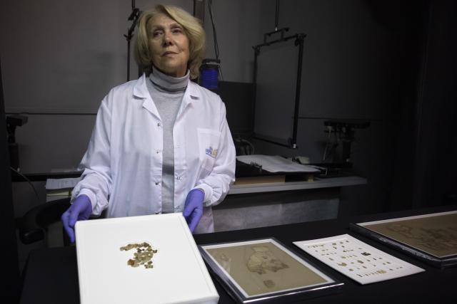 Newly-excavated skeletons could help to reveal who wrote the ancient Dead  Sea Scrolls, The Independent